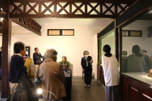 制作者による解説も